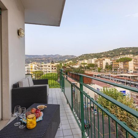 Sorrentovibes - Family Home With Terrace & Amazing View In Sorrento Center Экстерьер фото